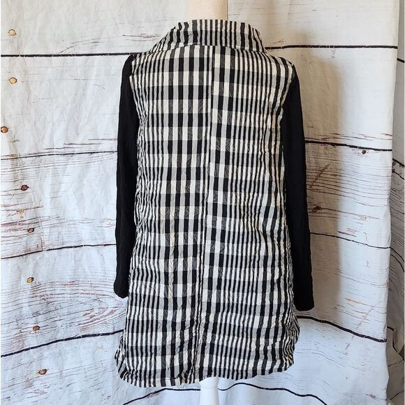 Liv by Habitat Clothing Scrunched Perfect Sculpt Mixed Media Tunic Size Small - Picture 4 of 8